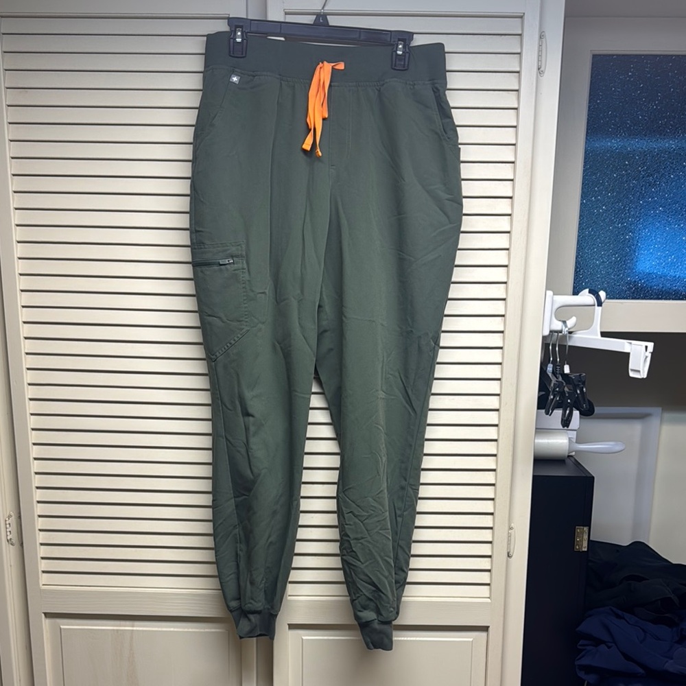 Women’s Figs Scrubs Green and Orange Jogger